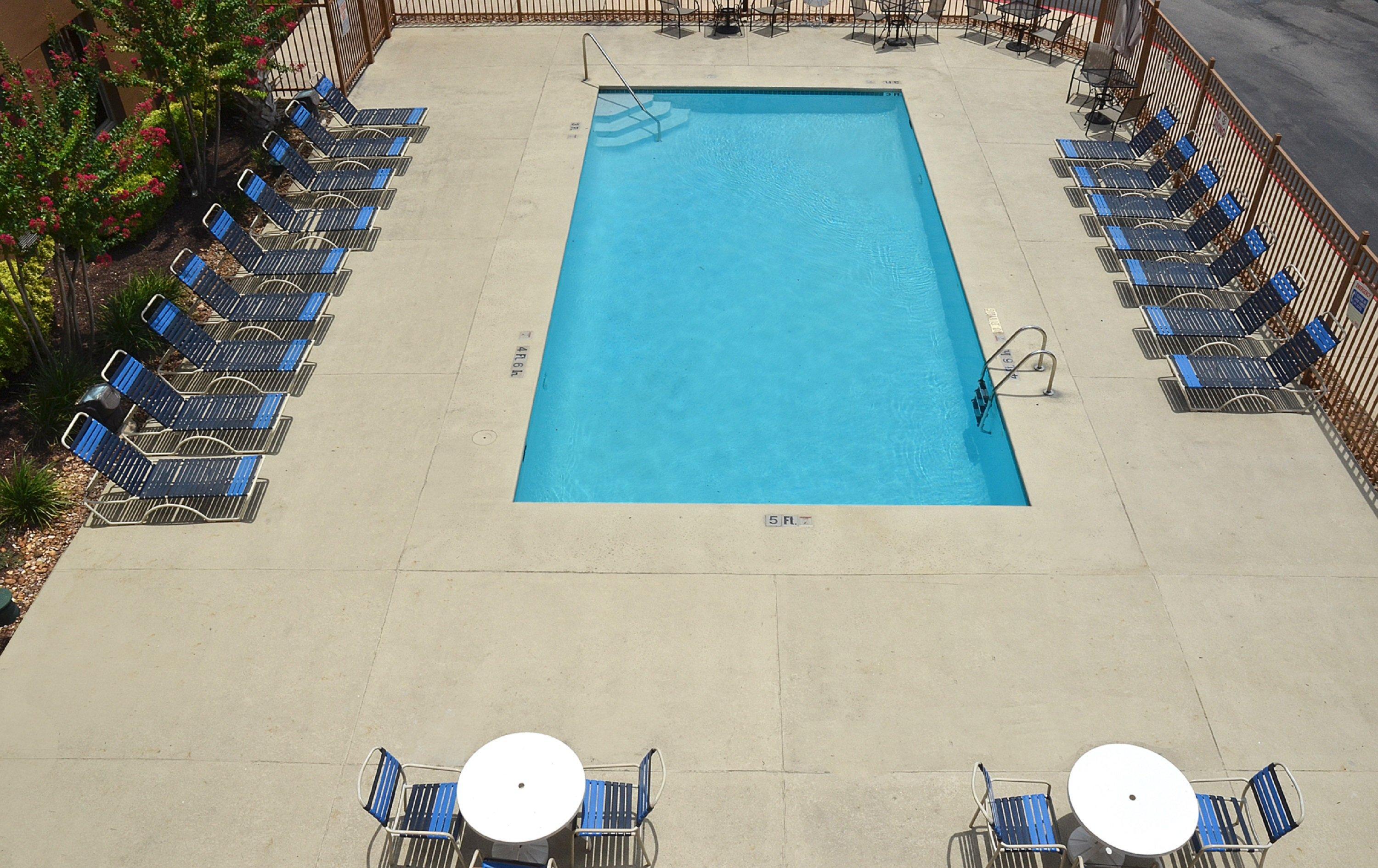 Red Roof Plus+ Downtown - Riverwalk Hotel 3*